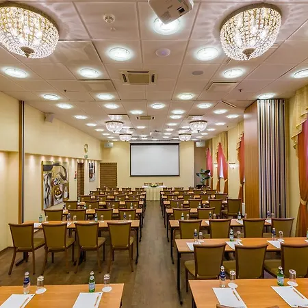Avalon & Conferences Готель 4*