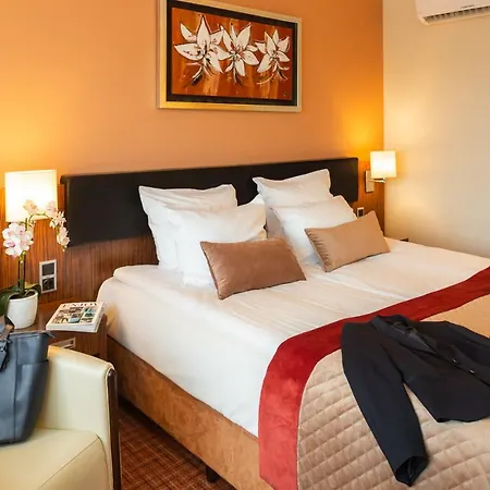 아발론 호텔 리가