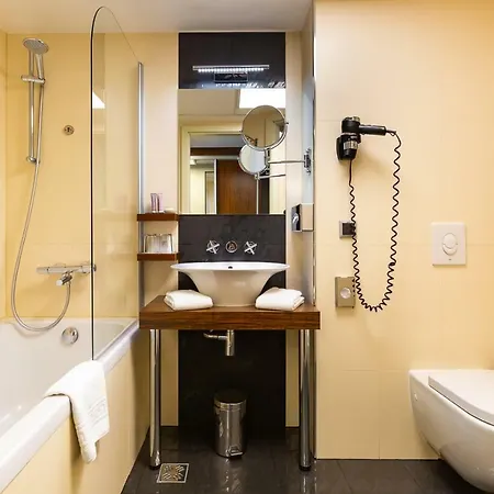 Avalon & Conferences Hotel