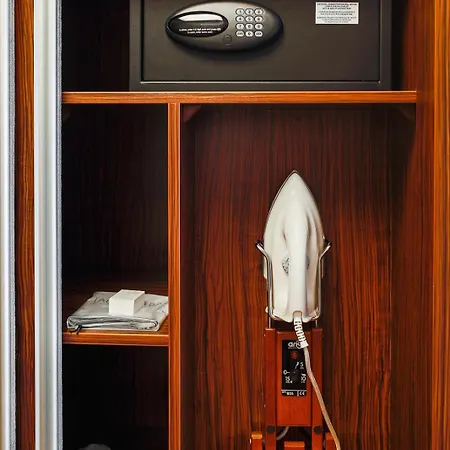 Avalon & Conferences 4*