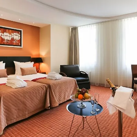 Avalon & Conferences Готель 4*