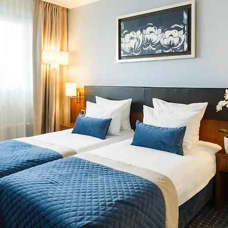 מלון Avalon & Conferences 4*