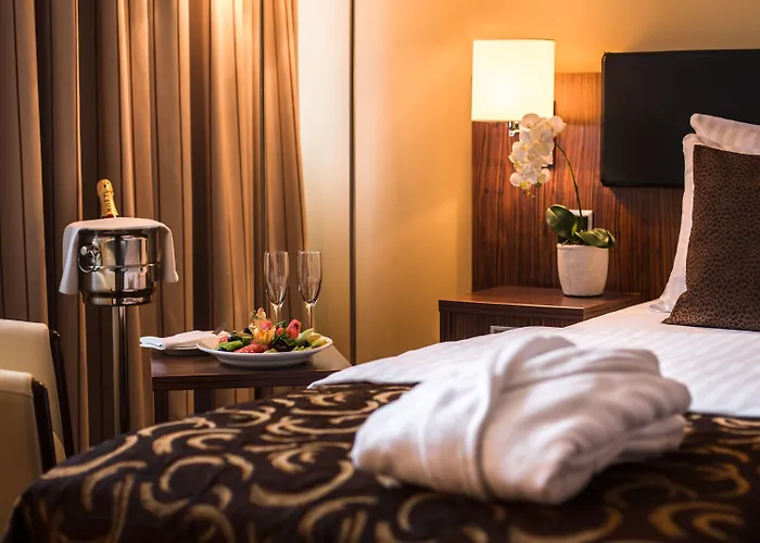 Avalon Hotel&conferences Hotel