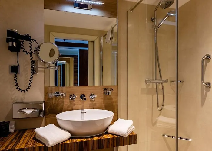 Avalon Hotel&conferences 4*