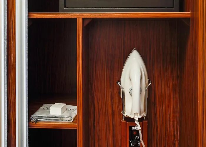 Avalon & Conferences 4*