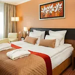 Avalon & Conferences 4*